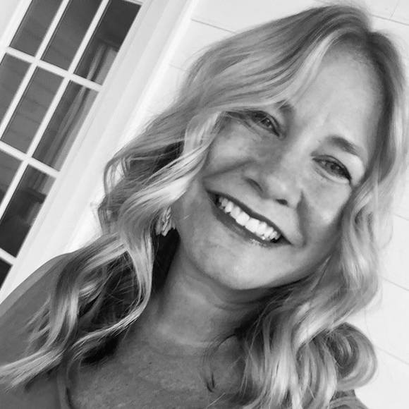 Meet your Posher, Ericka - Picture 1 of 1